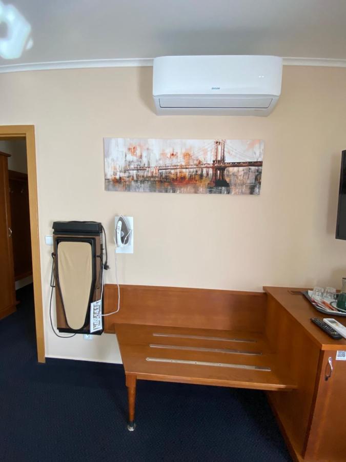 Zámecký Hotel Zlatý Orel Hranice  Exteriér fotografie