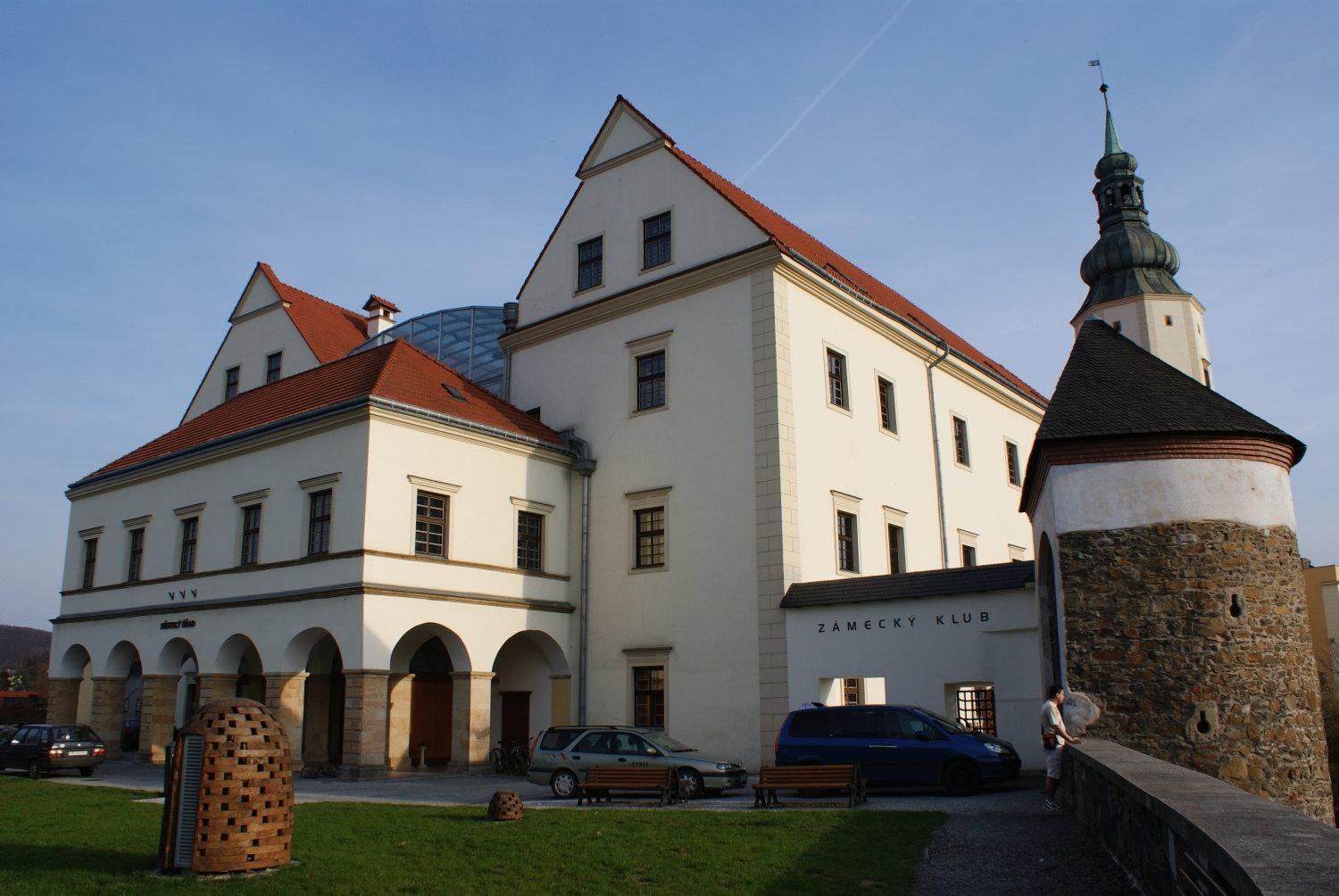 Zámecký Hotel Zlatý Orel Hranice  Exteriér fotografie